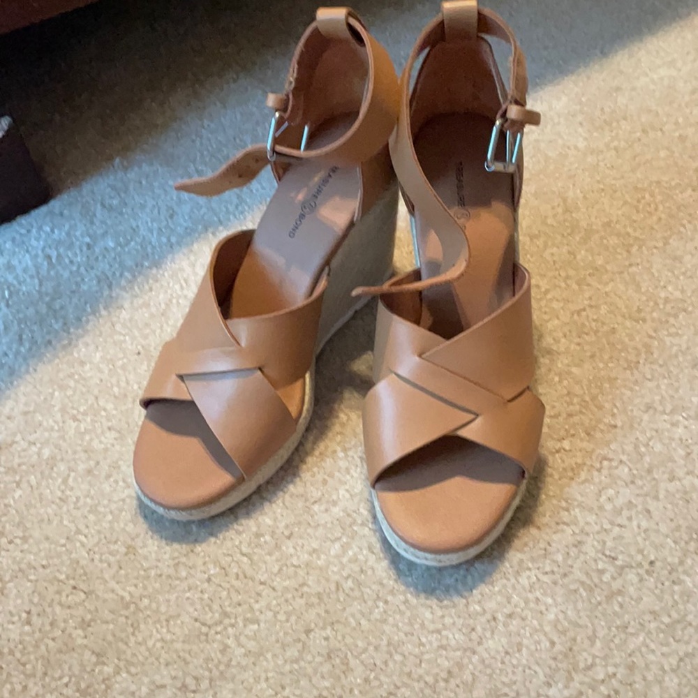 Treasure and Bond Wedges